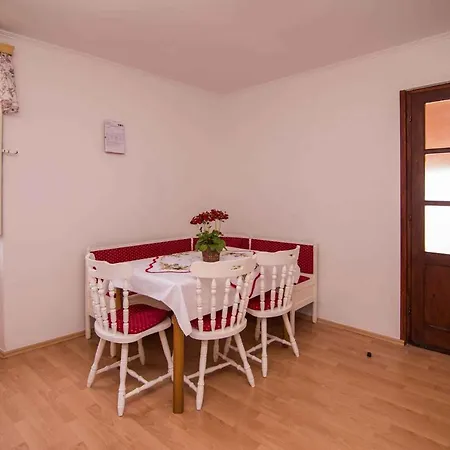 In 14929 Apartment