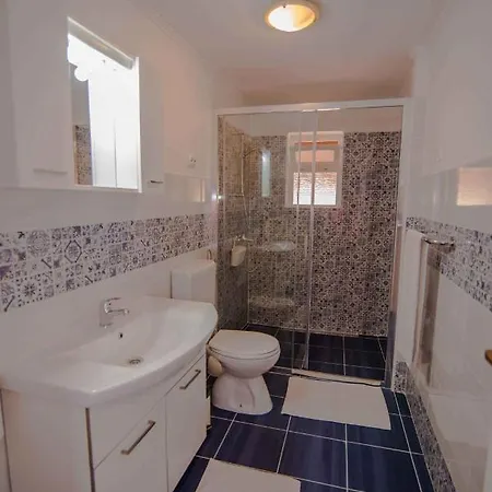 Apartment In 14929 *
