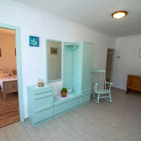 Apartment In 14929